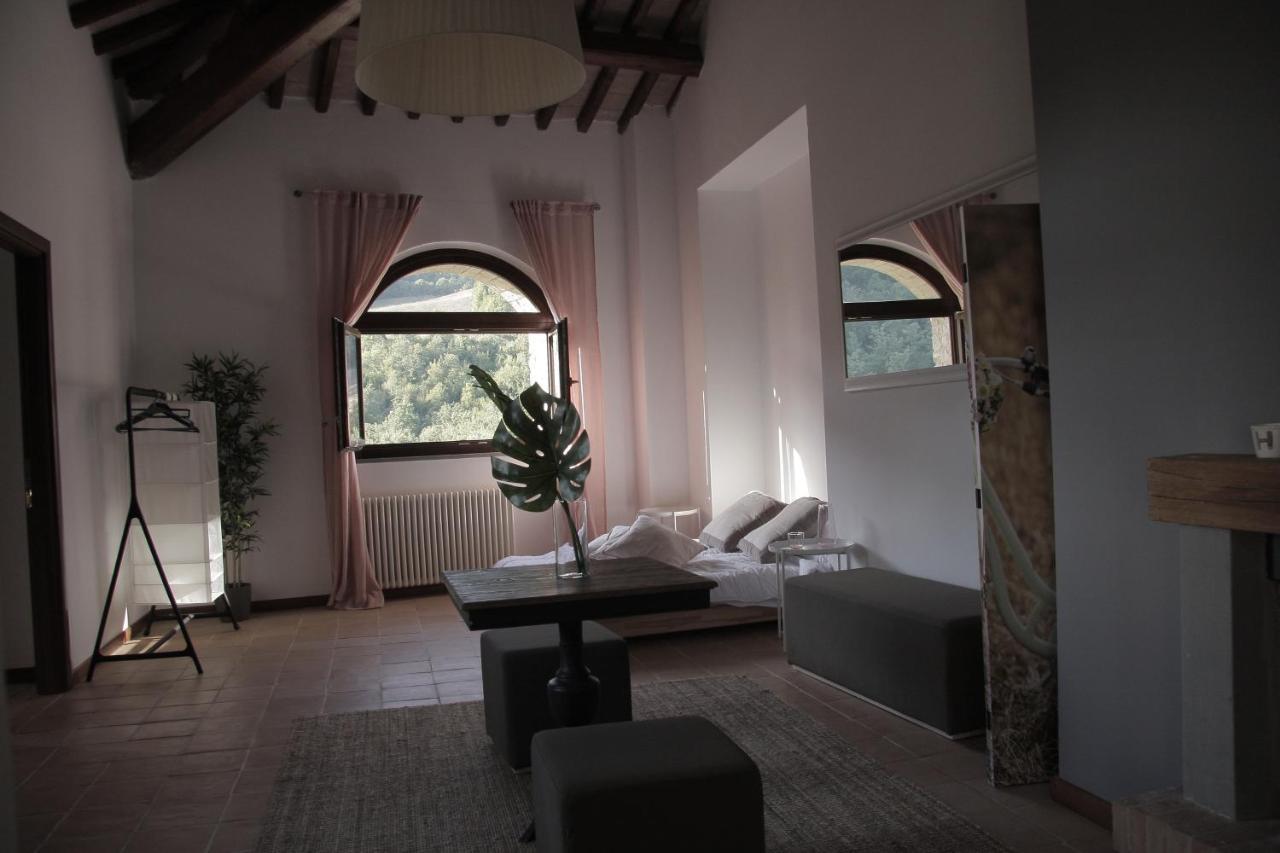 Ht Castello Di Campolongo Aparthotel Valfabbrica Eksteriør bilde