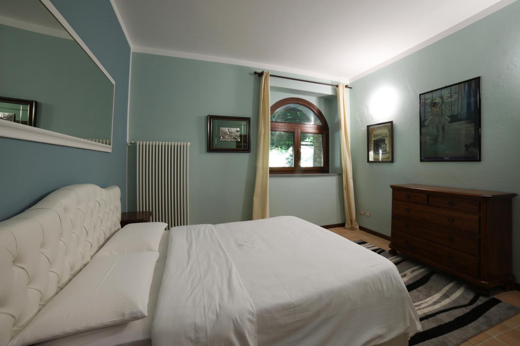 Ht Castello Di Campolongo Aparthotel Valfabbrica Eksteriør bilde