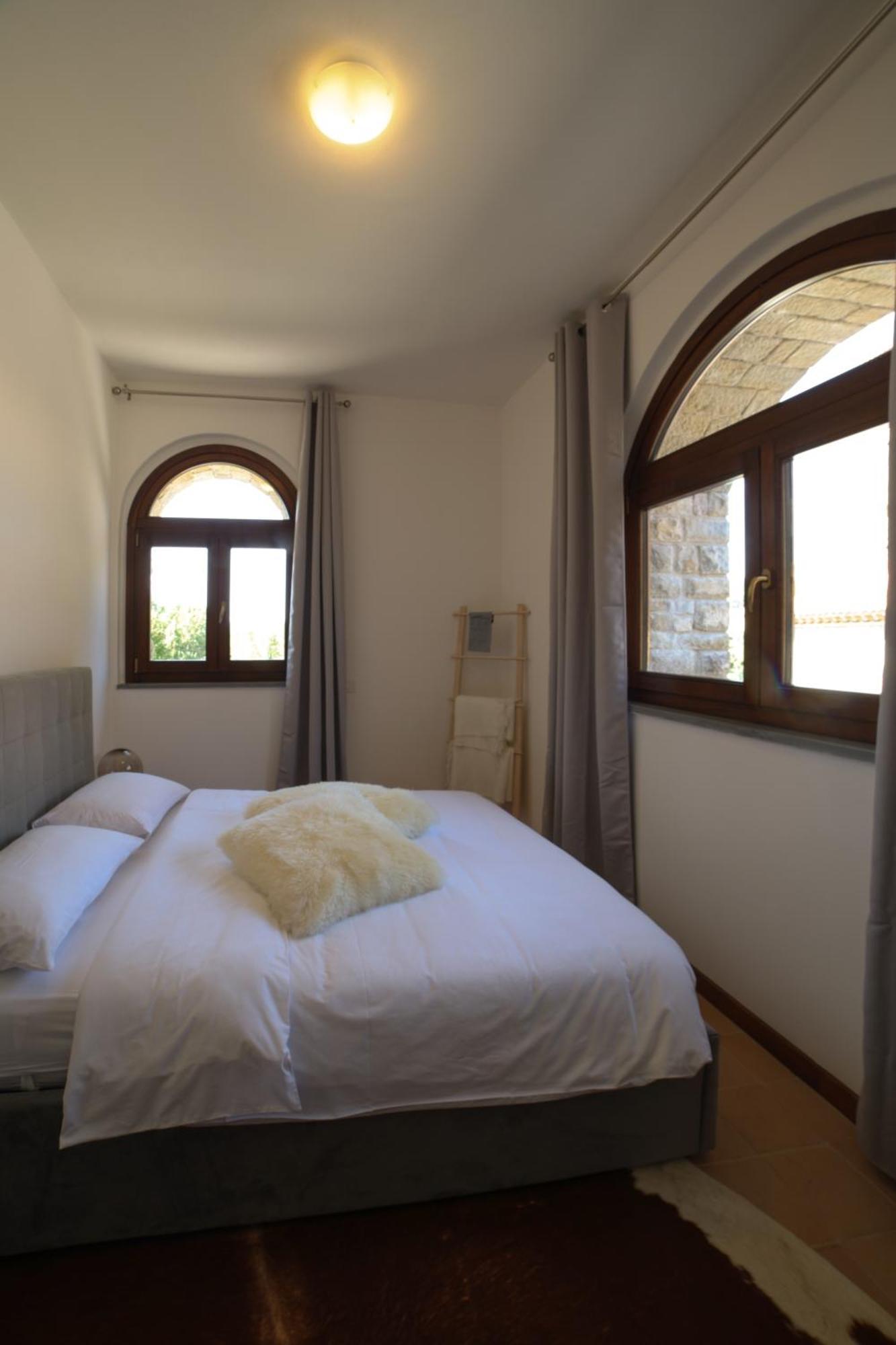 Ht Castello Di Campolongo Aparthotel Valfabbrica Eksteriør bilde